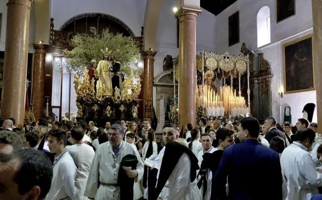 El Señor de la Redención y la Virgen del Rocío del Beso de Judas el Lunes Santo de la Semana Santa de Sevilla. Foto: J.M. Serrano