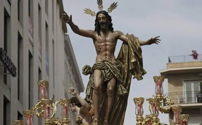 El Señor de la Resurrección el Domingo de Pascua de la Semana Santa de Sevilla. Foto: Juan Flores