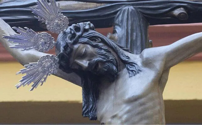 El Cristo de la Vera Cruz el Lunes Santo de la Semana Santa de Sevilla. Foto: Jesús Spínola