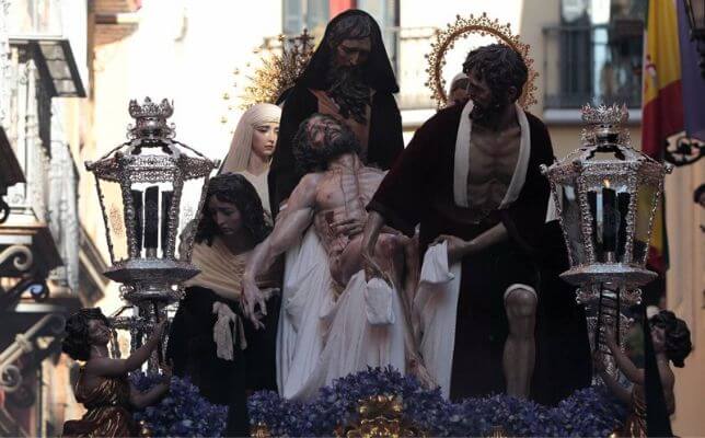 El misterio de Santa Marta el Lunes Santo de la Semana Santa de Sevilla. Foto: Pepe Ortega