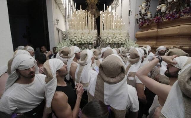 Virgen del Dulce Nombre de Bellavista el Viernes de Dolores de la Semana Santa de Sevilla. Foto: Juan Flores