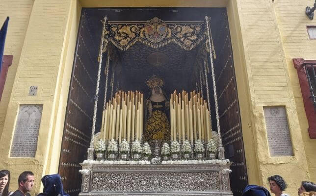 Virgen del Mayor Dolor de la Carretería el Viernes Santo de la Semana Santa de Sevilla