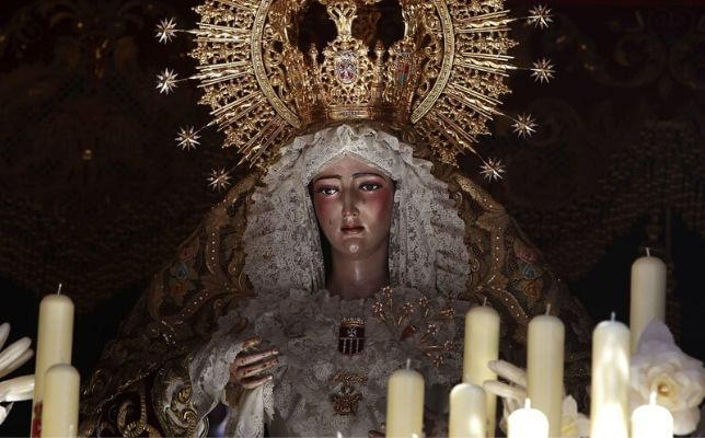 La Virgen de las Mercedes de Santa Genoveva el Lunes Santo de la Semana Santa de Sevilla. Foto: Raúl Doblado