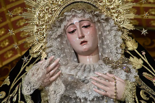 La Virgen del Rosario de a su capilla de la calle Feria