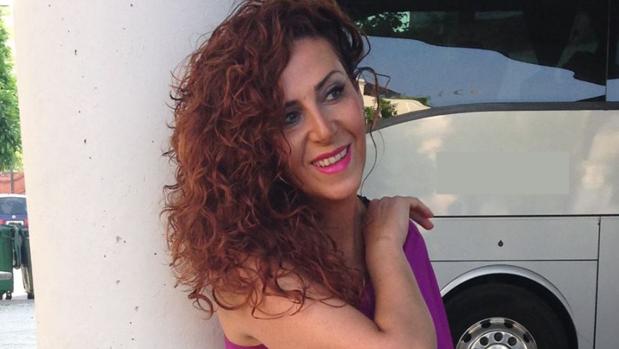 Rosa Benjumea, una vecina de Arahal que este jueves cumplió 40 años de edad, se casa esta noche