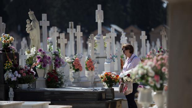 Imagen de archivo de un cementerio sevillano