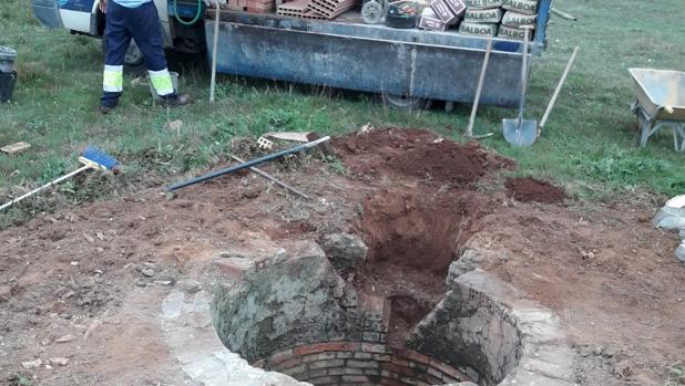 la administración local cierra los pozos y luego carga el coste a los propietarios del mismo