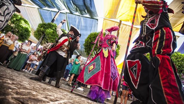 Pasacalles y teatros a pie de calle