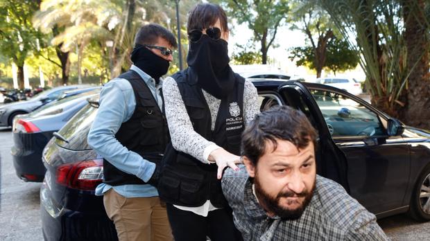 Miguel Ángel Fernández Delgado se mostró muy agresivo a la llegada de los juzgados