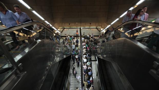 El metro un día de Semana Santa José Galiana