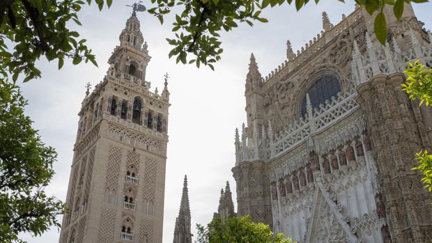 La Catedral de Sevilla y la subida a la Giralda es una visita imprescindible en la ciudad
