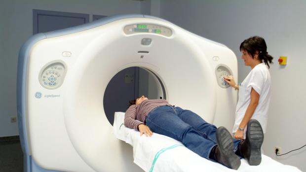 El tiempo medio de espera ara una radiografía simple en el Hospital Virgen del Rocío alcanza los 128 días y 65 días para pruebas de ultrasonografía