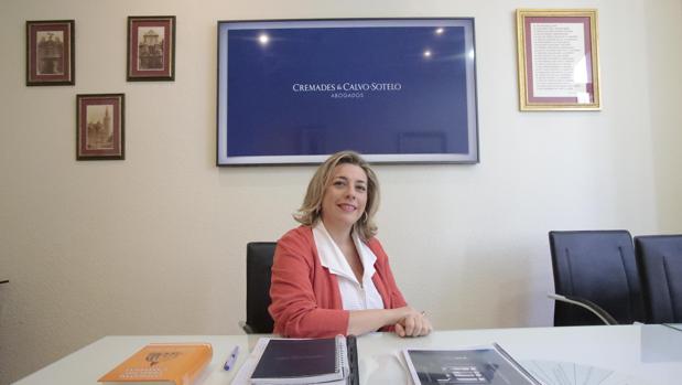 Lourdes Sivianes, en el bufete Cremades-Calvo Sotelo de Sevilla