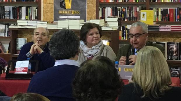 Rosa García Perea durante el reciente acto de presentación de su nuevo libro de poesía