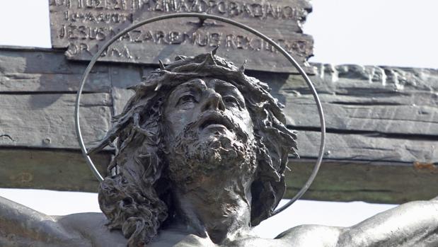 El Cristo de las Mieles, en el cementerio de San Fernando
