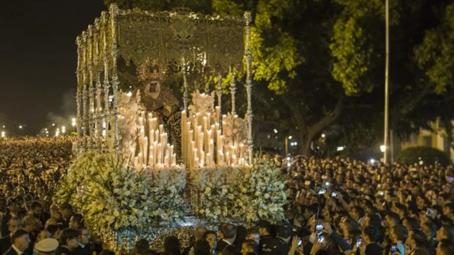 Semana Santa de Sevilla en directo las procesiones de la Madrugada en