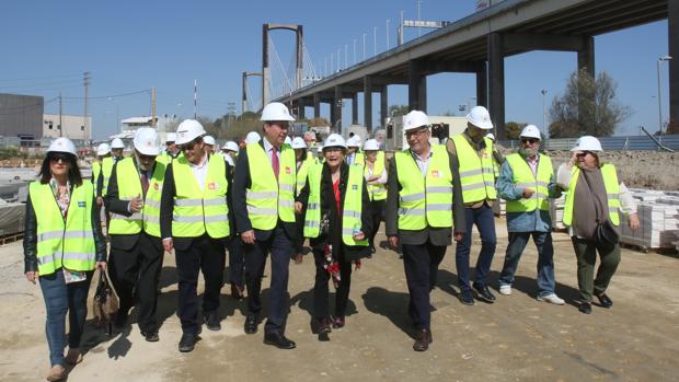 Visita a las obras del centro comercial ubicado en Palmas Altas