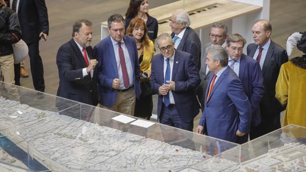 Acto de inauguración esta mañana de la maqueta