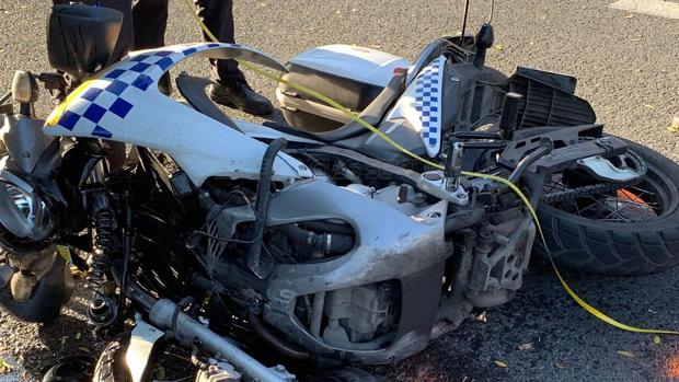 Así quedó la moto del policía tras el atropello