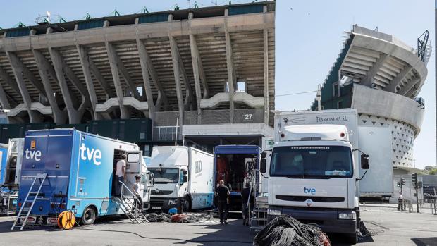 El entorno del Benito Villamarín en la previa de la final de Copa