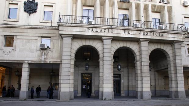 Fachada principal de la Audiencia Provincial de Sevilla, donde se juzga el caso